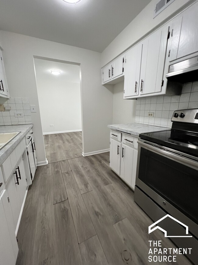 Photo - 2310 N Harlem Ave Unidad 602