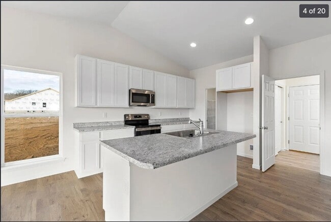 Photo - 443 Sweetgrass Dr