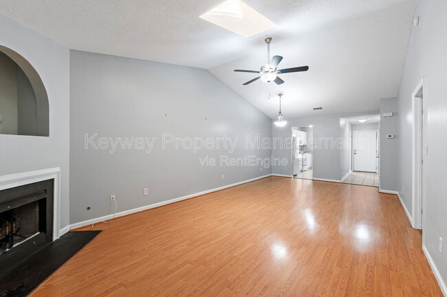 Photo - 133 Single Tree Ln