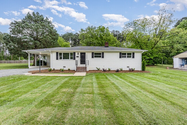 Photo - 2205 Carver St