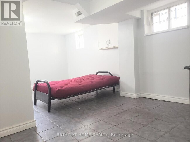 685 Greenwood Ave
