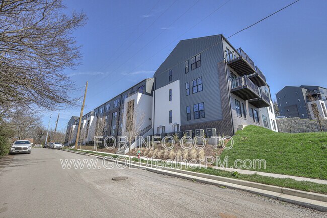 Photo - 600 E Trinity Ln Unidad 10