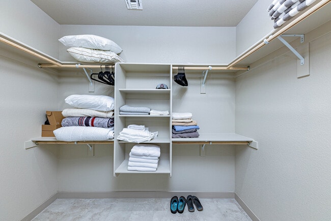 Photo - 3650 Parkview Dr