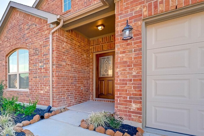 Photo - 983 Golden Willow Ln