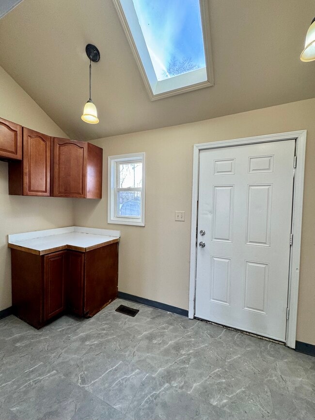 Photo - 641 Garfield Ave SW