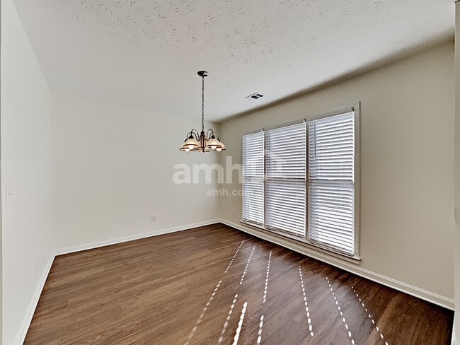 Photo - 893 Wellsley Ct