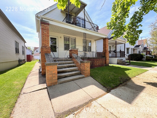 Building Photo - 2228 Norwalk St