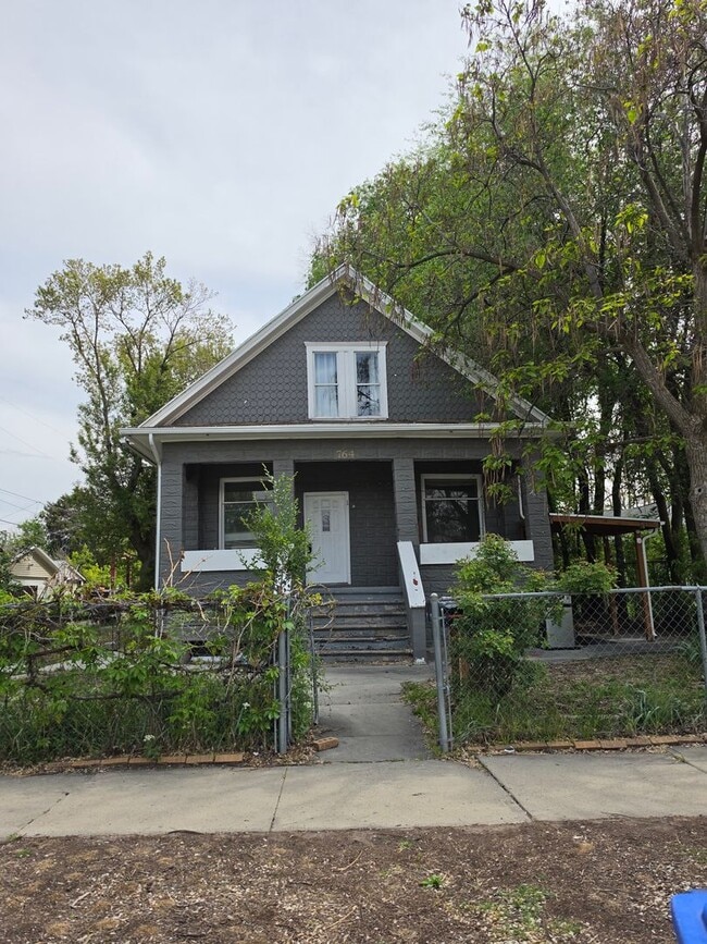 Building Photo - 764 Garfield Ave Unit 1
