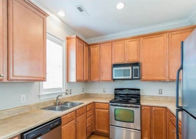 Kitchen - 7709 Alexander Promenade Place Unit FURNISHED ROOM