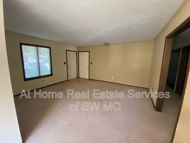 Photo - 513 E Latoka Ct