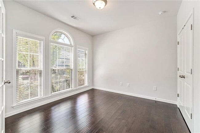 Photo - 850 Grove Valley Dr