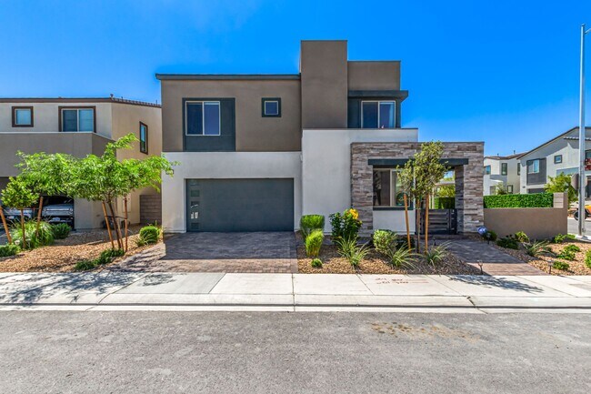 Building Photo - Spacious 2 Story Home with Modern Touches ...