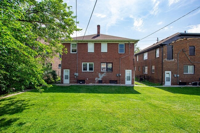 Photo - 110-112 38th St Unidad 110