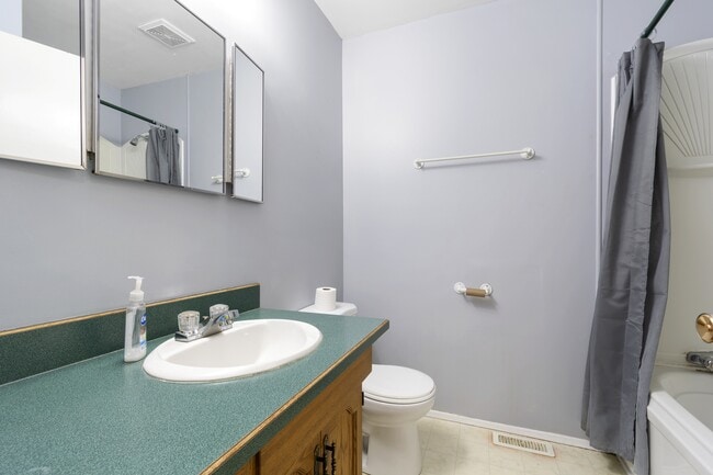 Photo - 9451-65ave 65 Ave