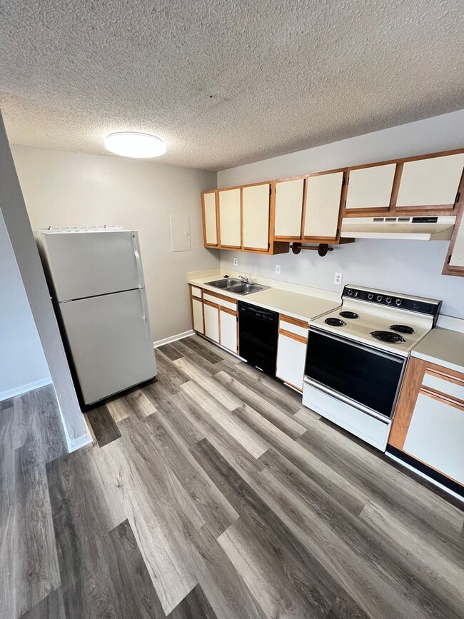 Photo - Available Summer 2026 2 BD / 1 BA Condo Walking Distance to FSU! Unidad 218