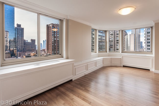 Photo - 30 Lincoln Plaza