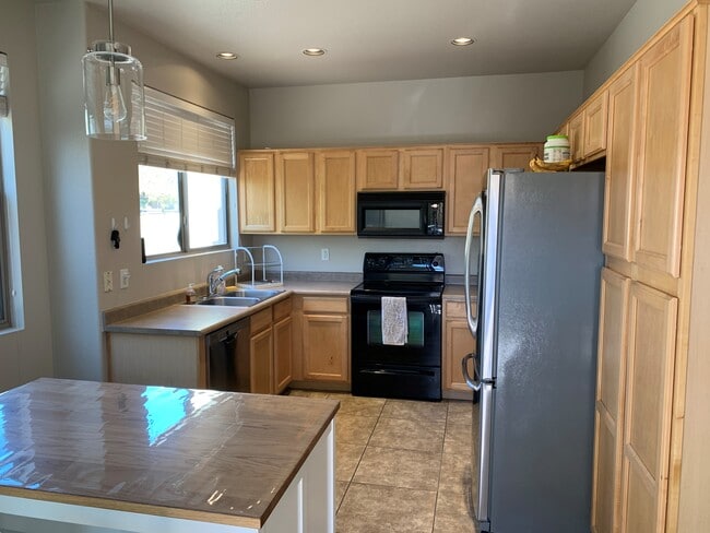 Photo - 1886 E Don Carlos Ave