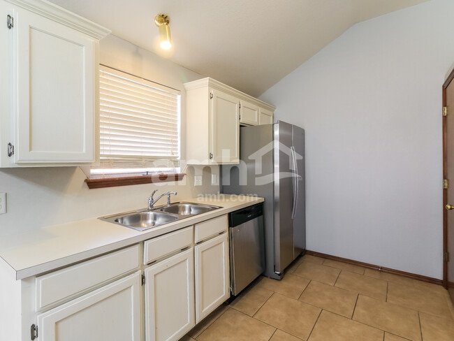 Photo - 709 SW 156th St