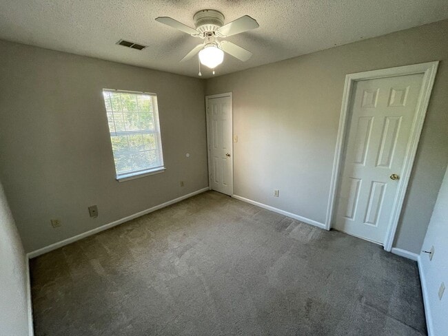 Photo - PRE-LEASING FOR AUGUST 2026!