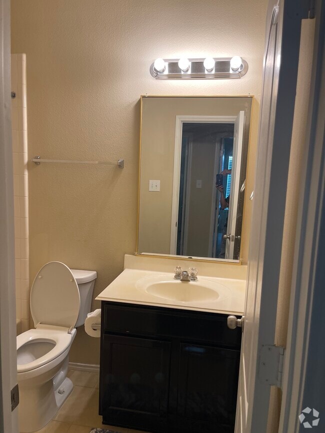 Building Photo - 7911 Branson Park Ln Rental