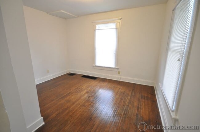 Bedroom - 399 E Oakland Ave Unit 399