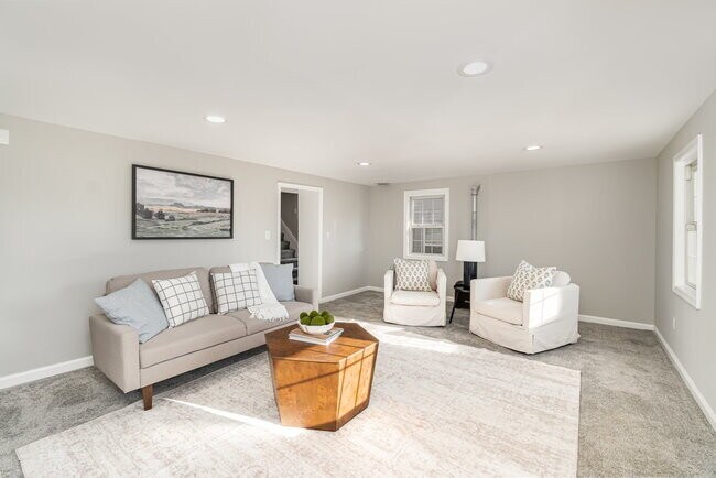 Photo - 28 W Main St