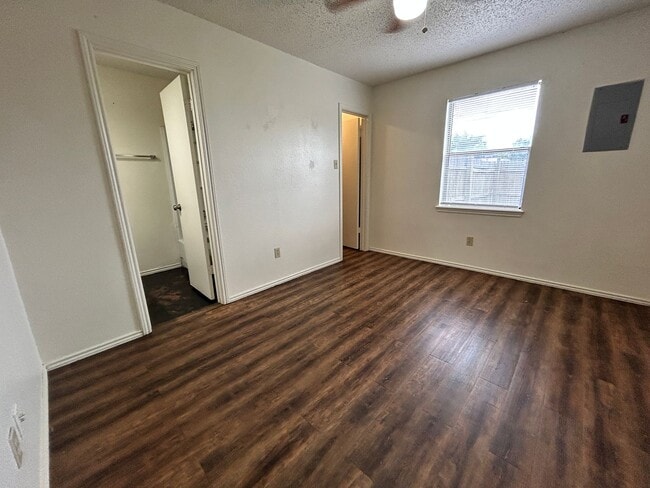 Photo - 4622 Erskine St Unit A