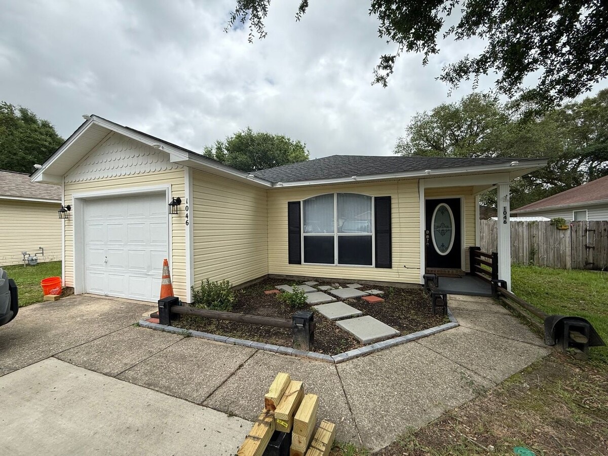 Pensacola - Springdale Forest - 3 bedroom, 2 bathroom - Pensacola - Springdale Forest - 3 bedroom, 2 bathroom