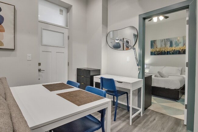 Photo - 36 E Utica St Unidad 1C