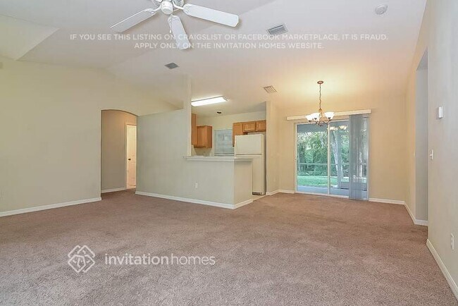 Photo - 6915 Glacier Ave