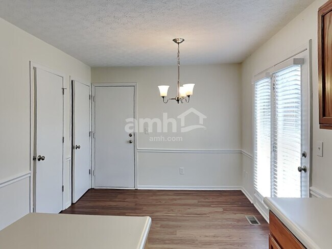 Photo - 752 Keltoncrest Dr