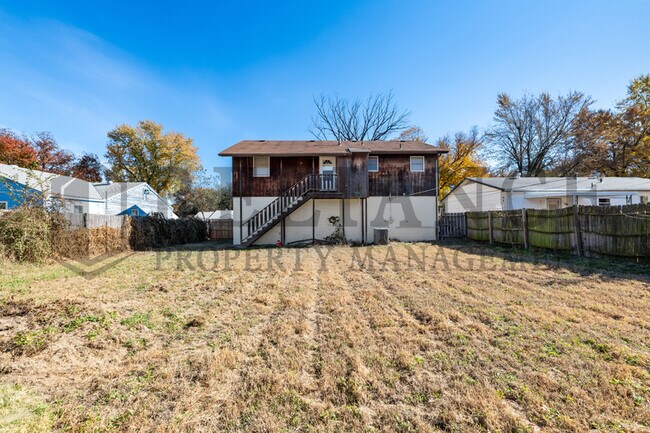 Photo - 4557 S Oak Ave