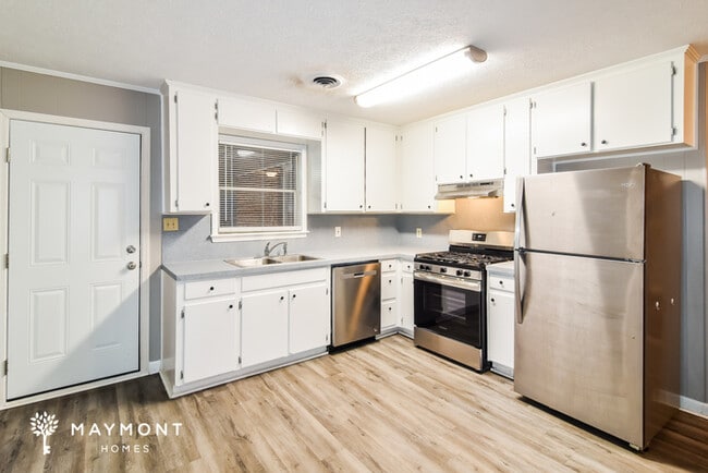 Photo - 311 Sterling Dr