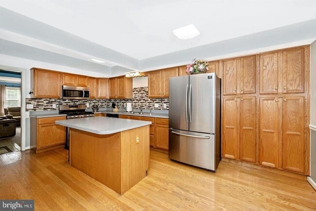 Photo - 1323 Lindsay Ln