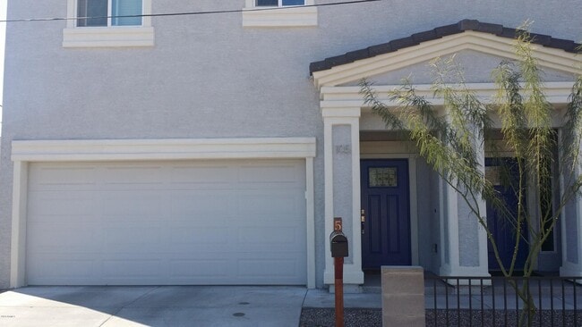 Photo - 1341 E Polk St