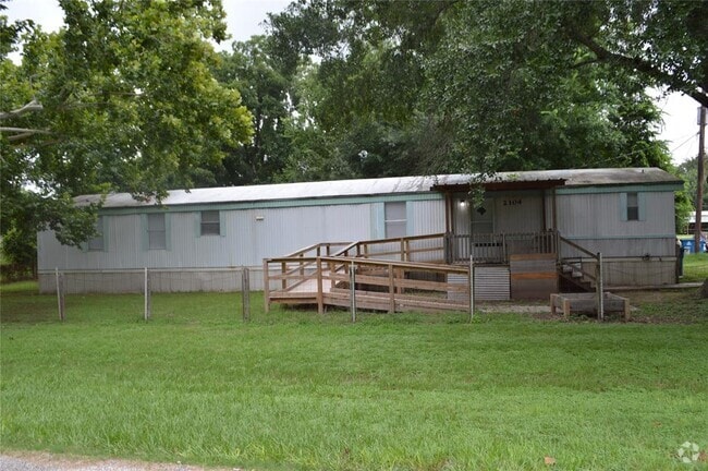 Building Photo - 2104 Alliance St Rental