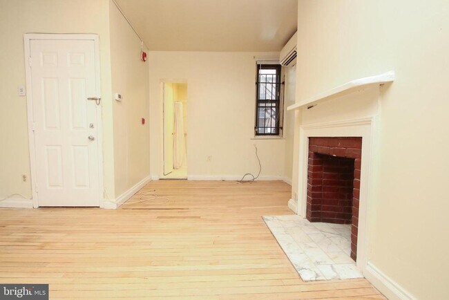 Photo - 320 S 15th St