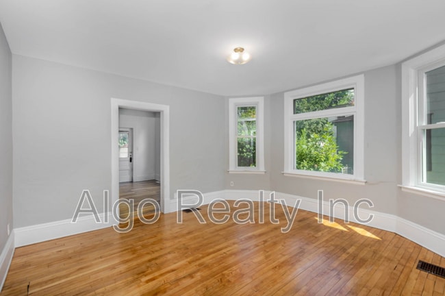 Building Photo - 3449 Snelling Ave Unit 3451