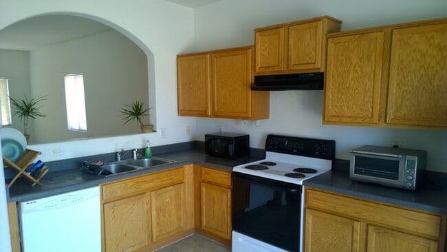 Photo - 916 W Carter Rd