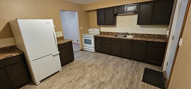 Building Photo - 1205 Pattee St Unit 1205 Pattee Rental