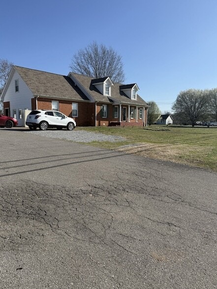 Photo - 508 Veterans Pkwy