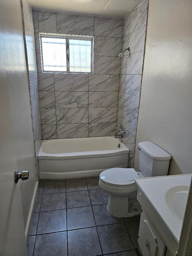 Photo - 1647 W 226th St Unidad 1647 W 226th St