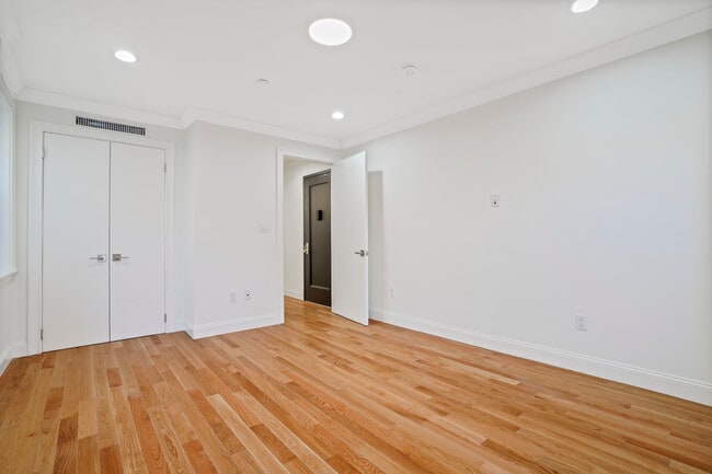 Photo - 1 Cambridge Pl