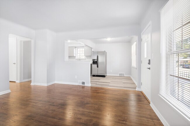 Photo - 1862 Keppen Blvd