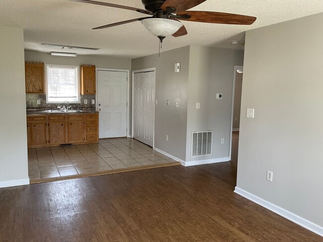 Photo - 382 TURNER St