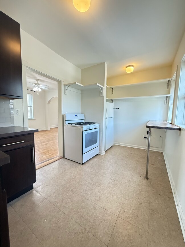 Photo - 2141 N Spaulding Ave Unit 2E