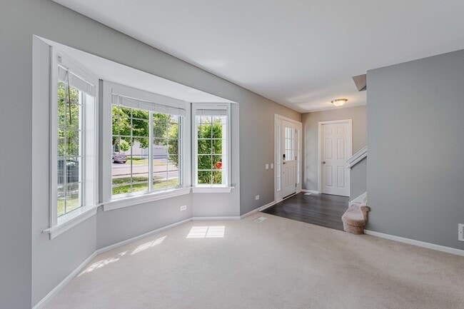 Photo - 1371 Braymore Cir E