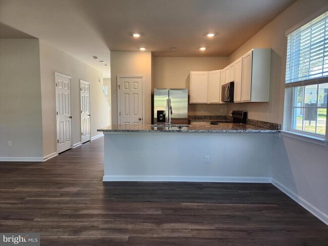 Building Photo - 212 Caterpillar Dr