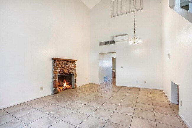 Photo - Townhouse- 2 Bdrm/ 1.5 Bath