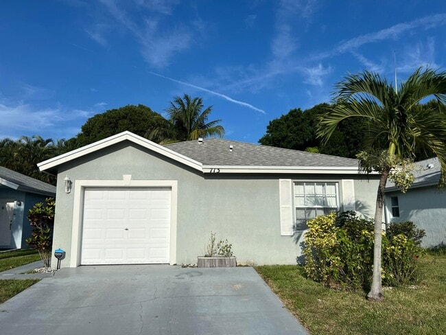 Building Photo - 713 Key West St Rental